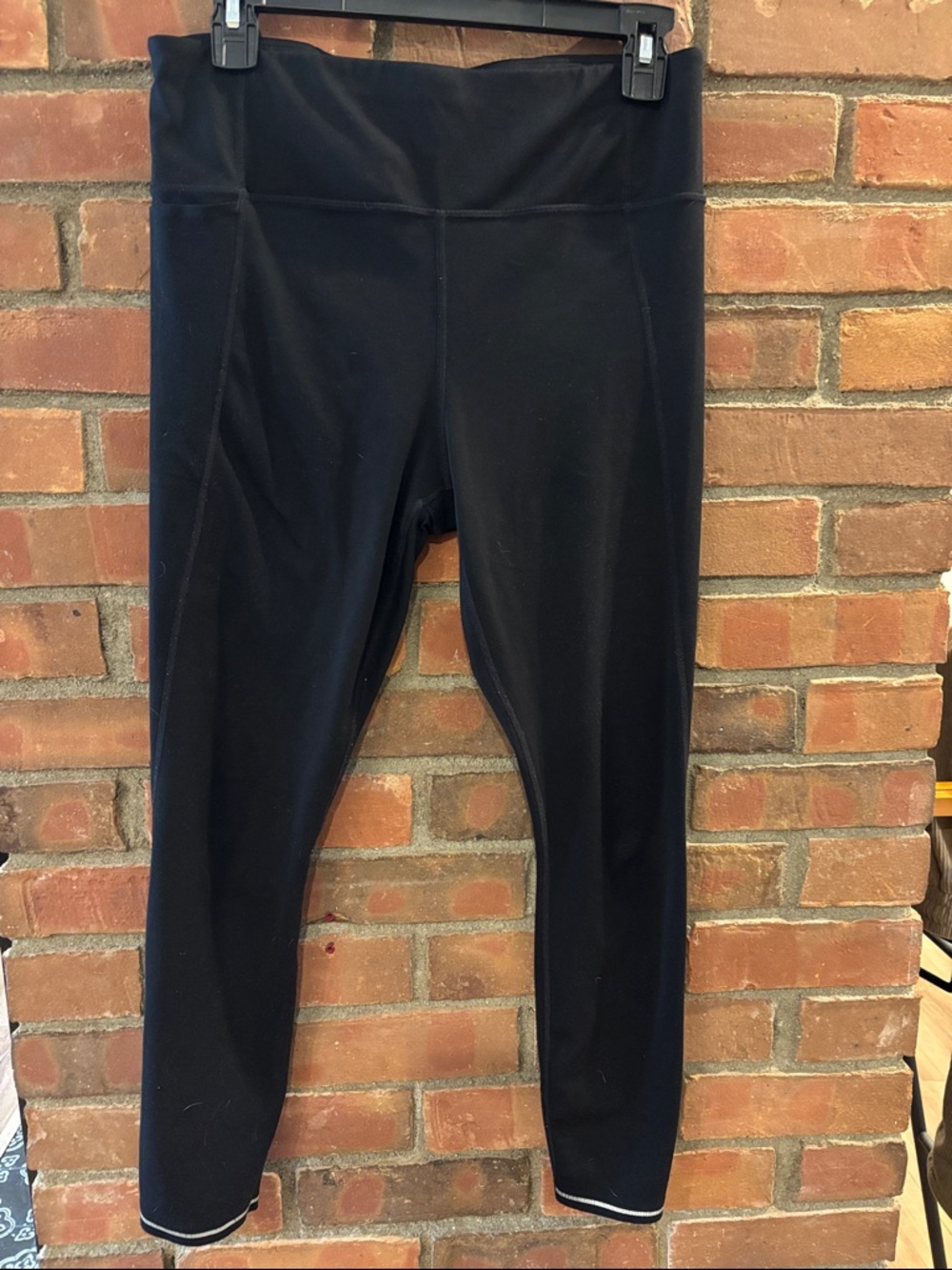 Athleta 3/4 Run Free Leggings